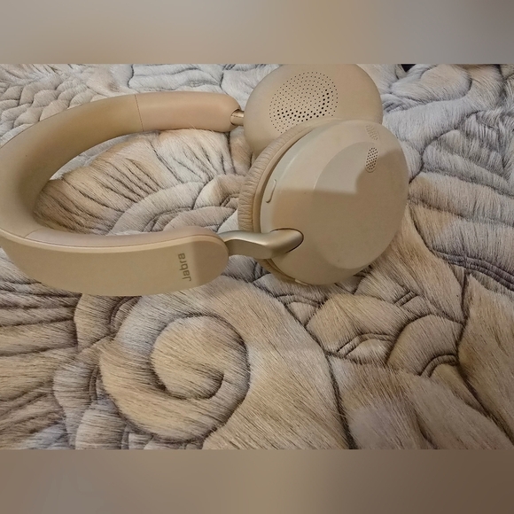 Jabra Beige Wireless Headphones - Picture 2 of 2